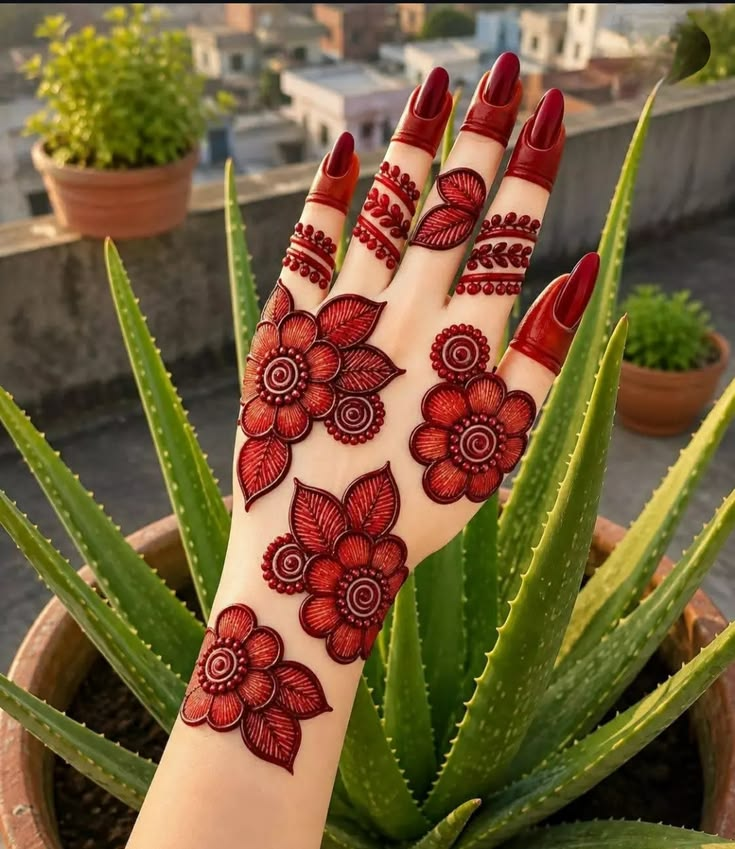 25 Beautiful Mehndi Designs for Fingers and Back Hand: Stylish & Easy Ideas 24 image 146
