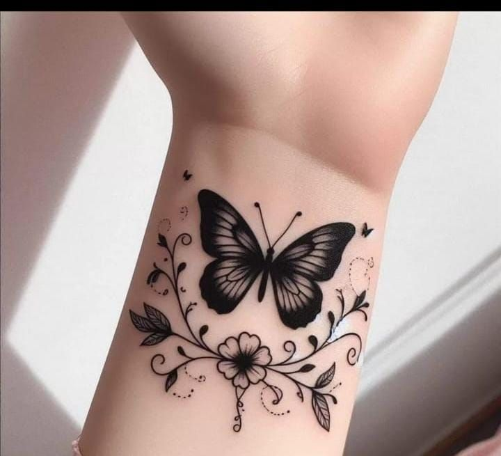 25 Beautiful Hand Tattoo Ideas for Girls: Cute, Feminine & Stylish Designs 36 image 332