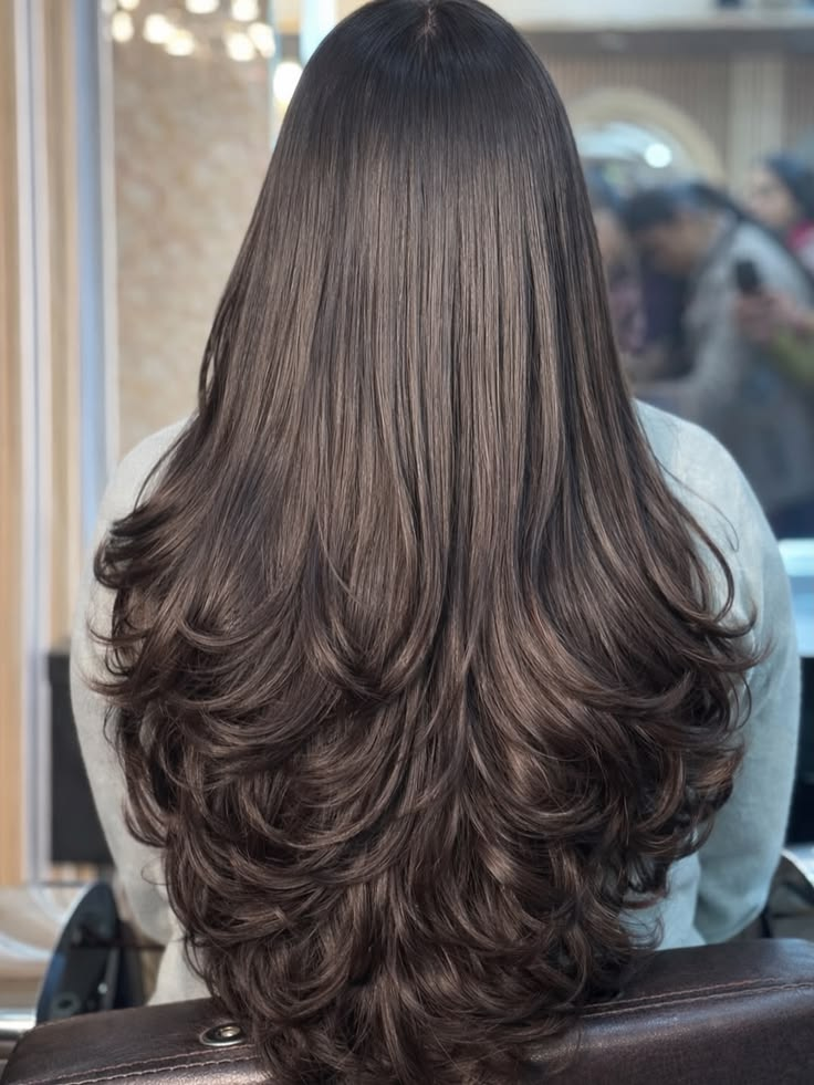 Long Layered Haircut Ideas for Women: 25 Stylish & Beautiful Looks 25 image 489